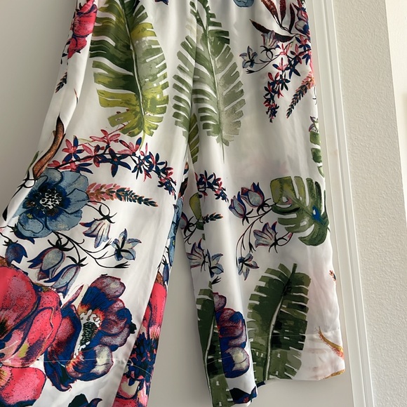 Rachel Roy Tropical Lightweight Floral Printed Flowy White Wide Leg Capri Pants - Picture 3 of 7